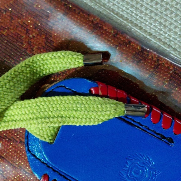 Handcrafted Blue & Red Floral Leather Pendant Necklace - Picture 5 of 5